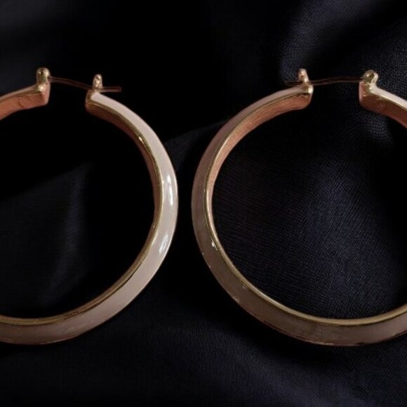 Vintage AVON Goldtone Pink and Red Hoop Earrings - Picture 5 of 5